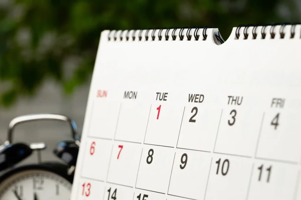 Calendario de escritorio marcando martes 1